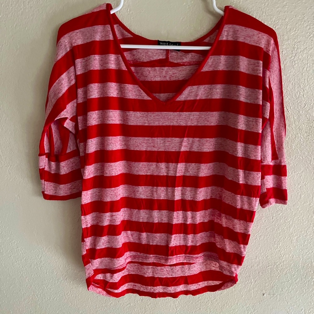 Wet seal Y2K red striped quarter sleeve top